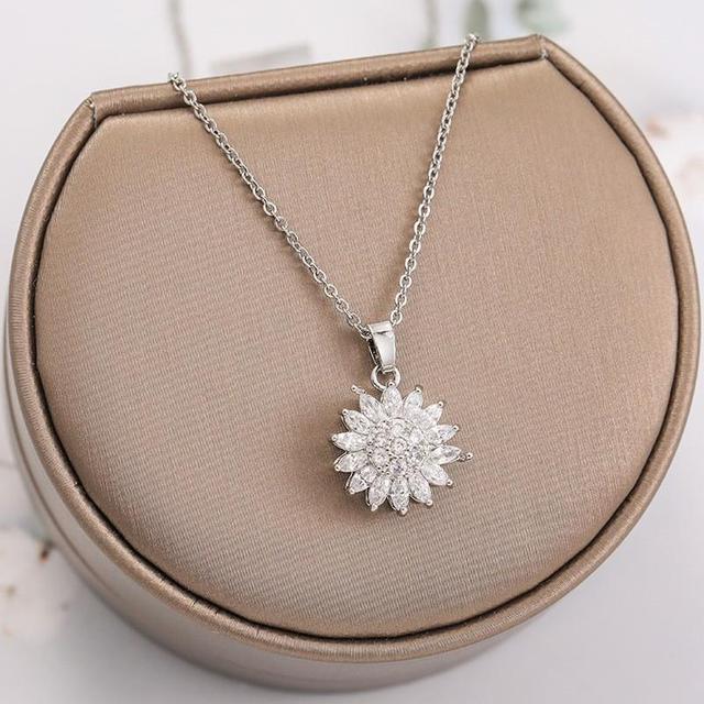 Elegante Sieraden met Betekenis voor Liefde en Geluk