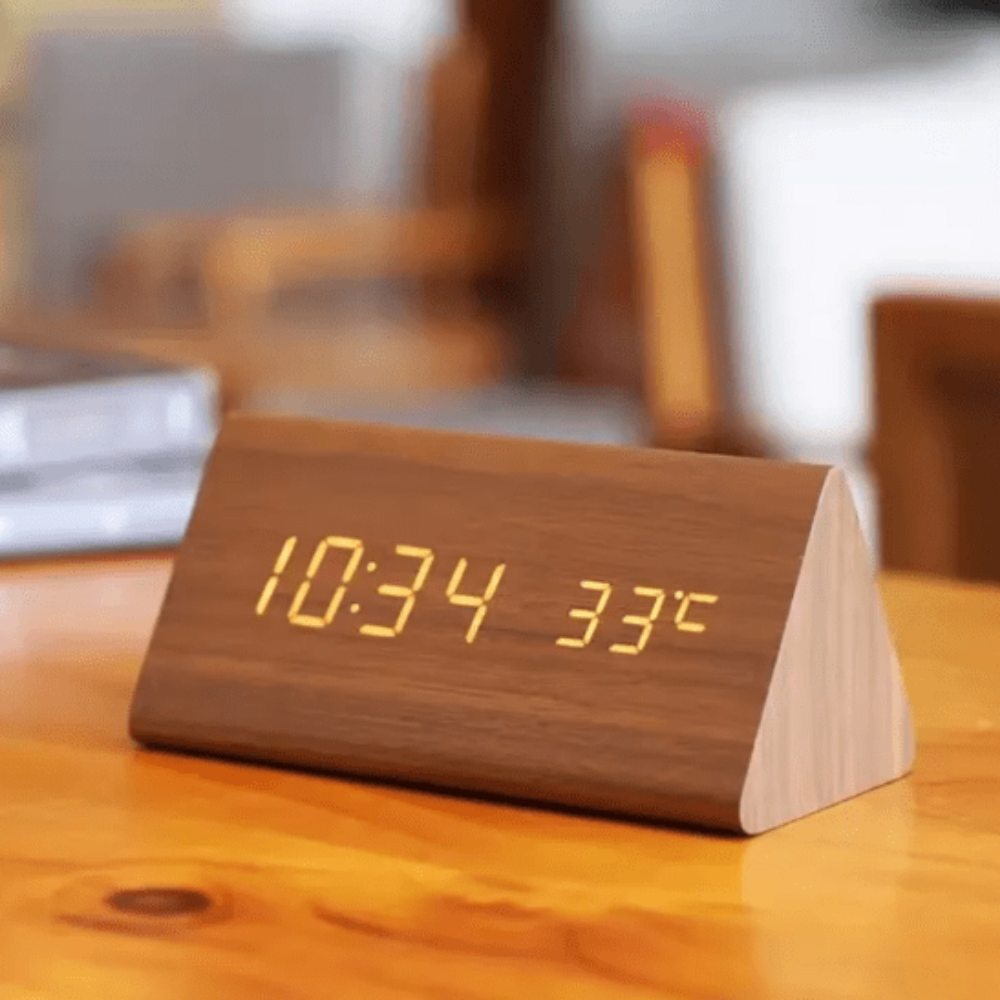 Houten Digitale Wekker met LED Display en Spraakbesturing