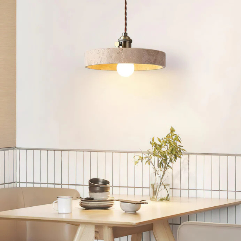 Gele Travertijn Hanglamp met Gouden Details