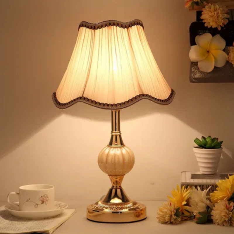 Scandinavische Tafellamp Warme Sfeer Klassiek Design