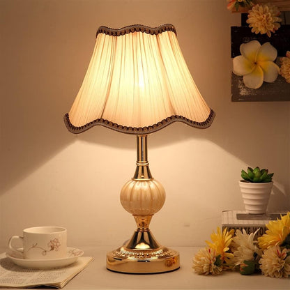 Scandinavische Tafellamp Warme Sfeer Klassiek Design