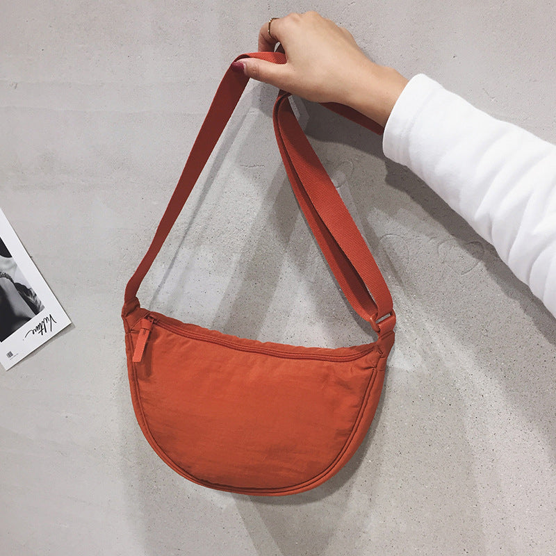 LunaTote – Slanke Gebogen Schoudertas – Stijlvol & Functioneel