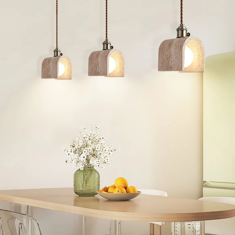 Gele Travertijn Hanglamp met Gouden Details