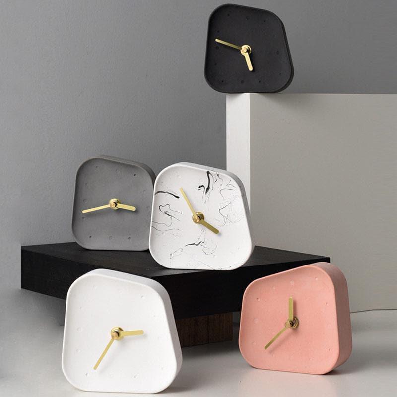Beton Tafelklok Retro Stijl met Gouden Wijzers - Velinix