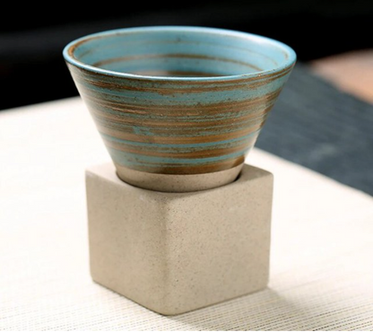 Eenvoudige Koffiekan met Aards Design voor Mindful Momenten