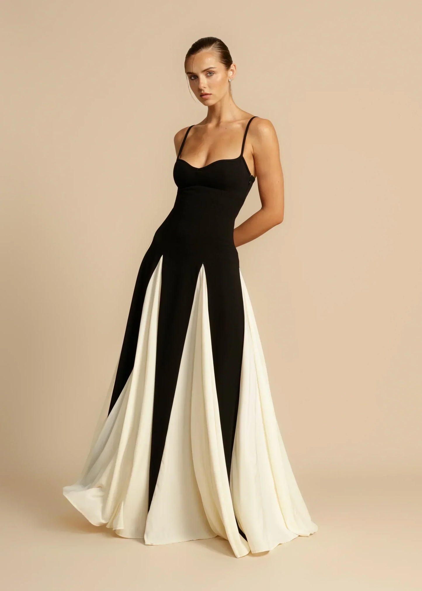 Elega™ – Dames Lange Maxi Jurk met Gewatteerde Bh-Cups en Inclusieve Pasvorm