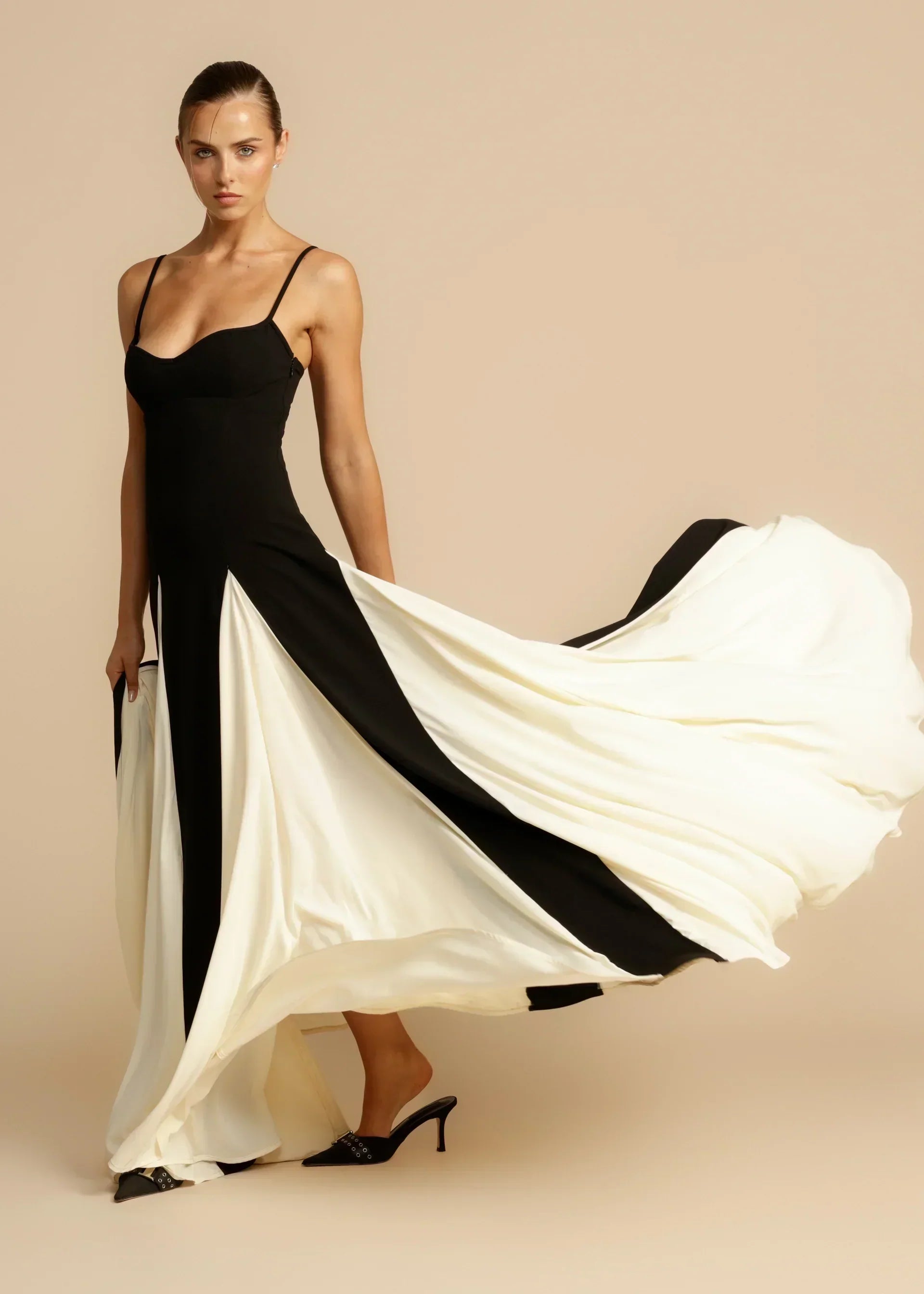 Elega™ – Dames Lange Maxi Jurk met Gewatteerde Bh-Cups en Inclusieve Pasvorm