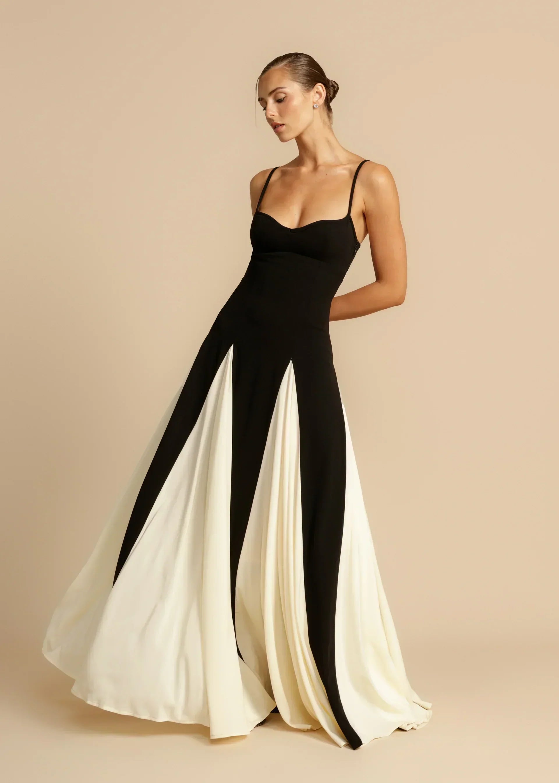 Elega™ – Dames Lange Maxi Jurk met Gewatteerde Bh-Cups en Inclusieve Pasvorm