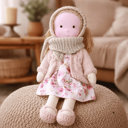 Elora | Handgefertigte Waldorfpuppe aus 100% Baumwolle für kreatives Spielen | Sicher und langlebig für emotionale Entwicklung 15