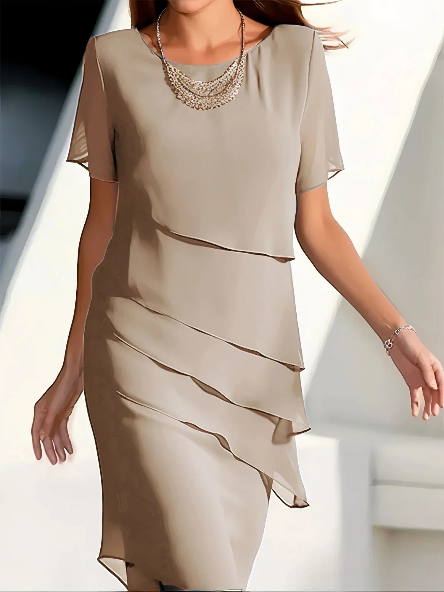 Emma™ – Dames Cocktailjurk met Tijdloos Ontwerp en Comfortabele Pasvorm