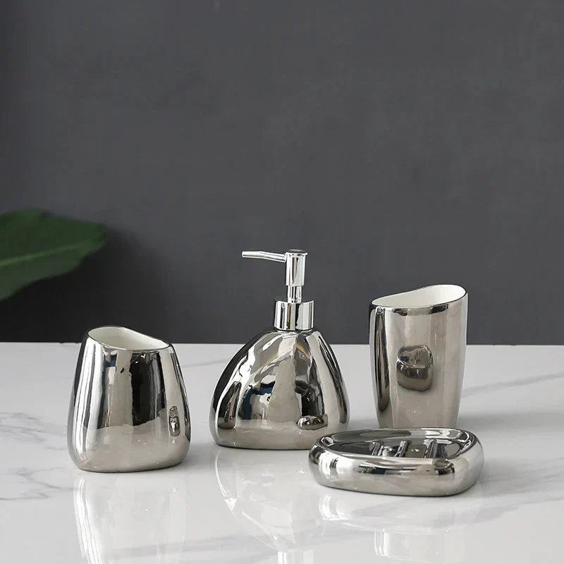 Goldenes Badezimmerzubehör Set – 4-teilig mit Seifenspender und Becher 7