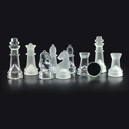 Schaakspel van Glazen Stenen met Houten Bord