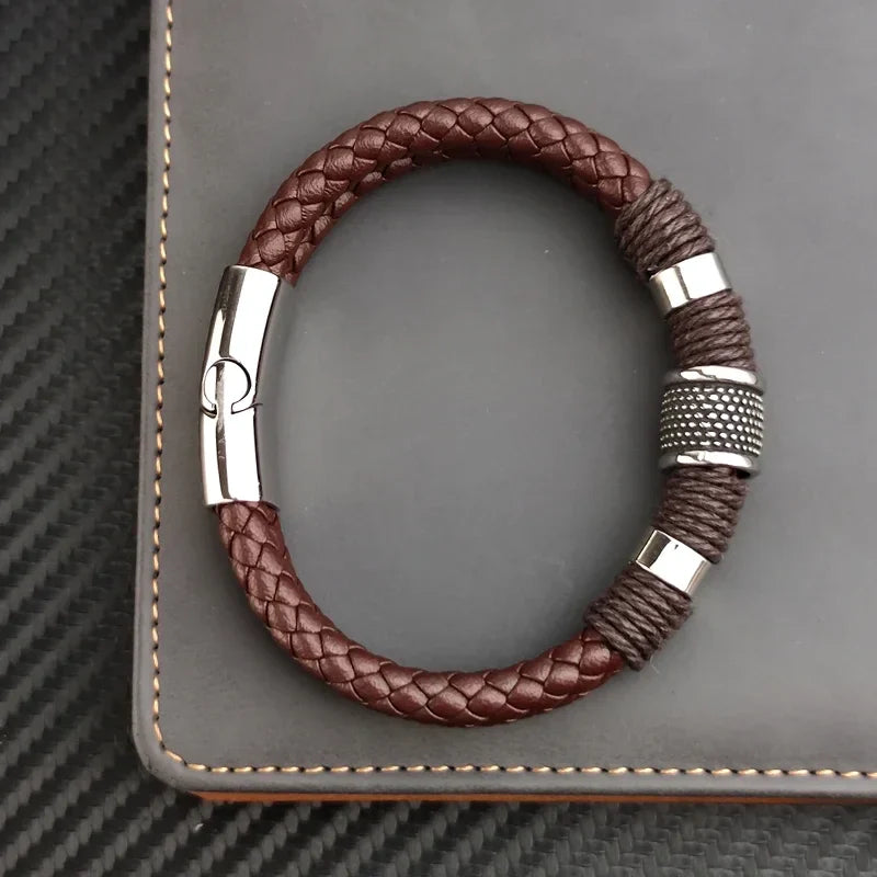 Lederen Herenarmband Bruin met RVS Details Stijlvol en Duurzaam