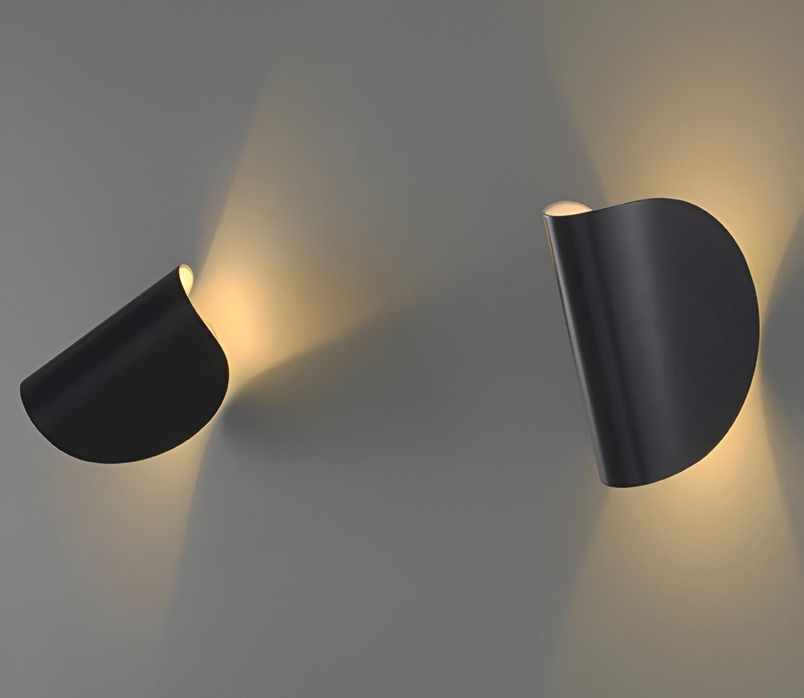 Draaibare Wandlamp Metalen Modern Gebogen Design - Velinix