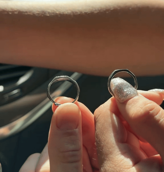 Liefdesring met Verborgen Boodschap Gebeeldhouwd Zilver