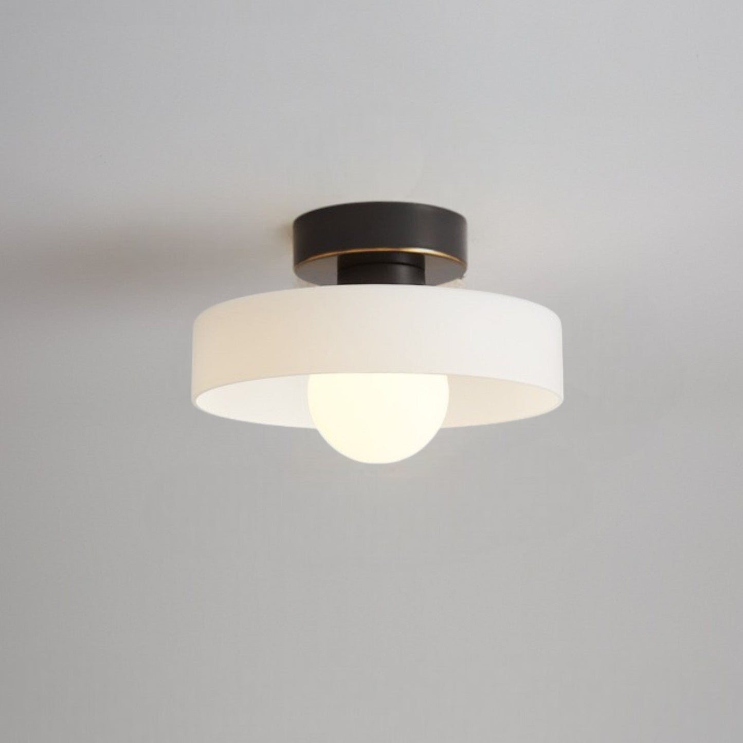 Bauhaus Plafondlamp Frans Design Glas en Messing E27