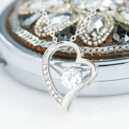 Rozenbox met 14k Witgoud Hartketting en Liefdesbrief