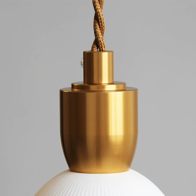 Keramische Hanglamp Plissé Design Met Messingdetails
