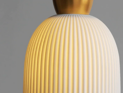 Keramische Hanglamp Plissé Design Met Messingdetails