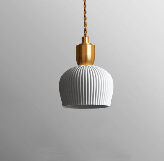 Keramische Hanglamp Plissé Design Met Messingdetails