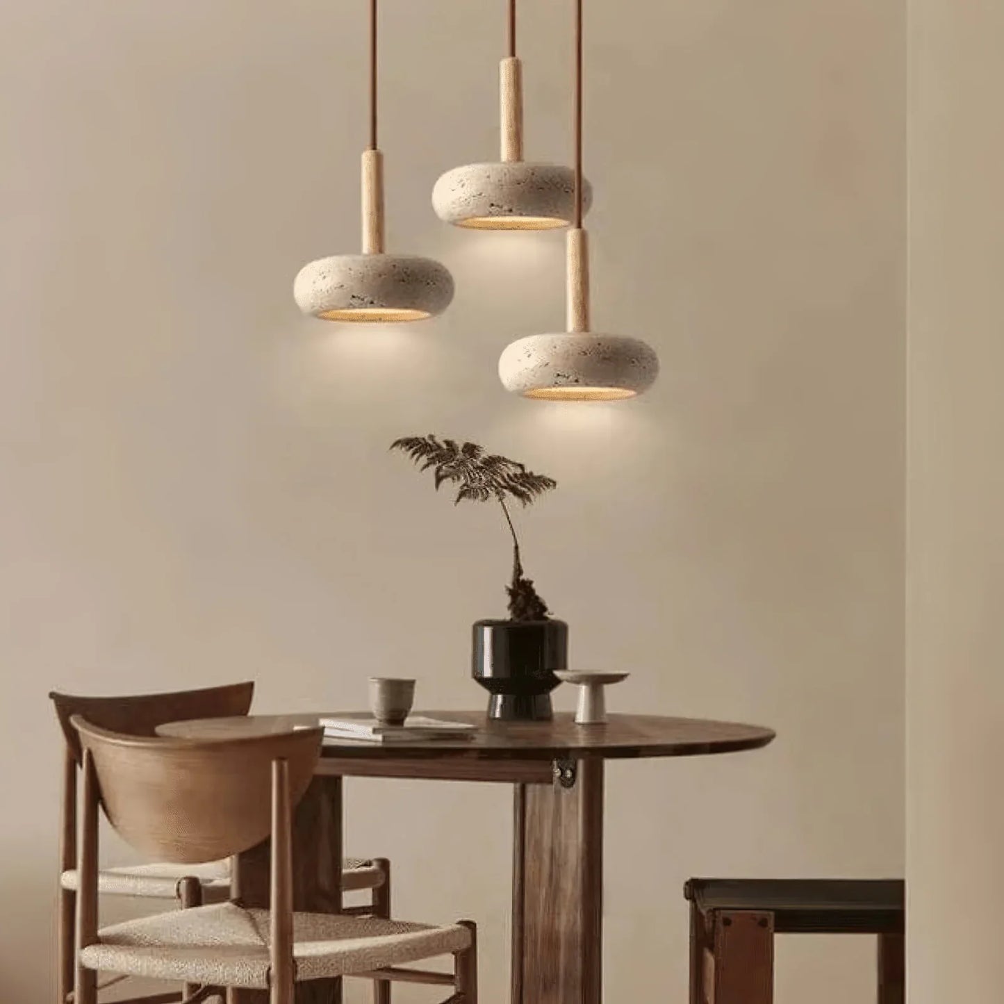 Ronde Hanglamp van Travertin met Zonnesteen Look