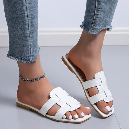 Zachte Latex Sandalen met Open Vamp Design