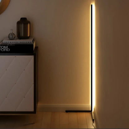 Sfeervolle Hoeklamp Met Warme Charme