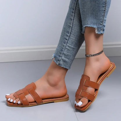 Zachte Latex Sandalen met Open Vamp Design