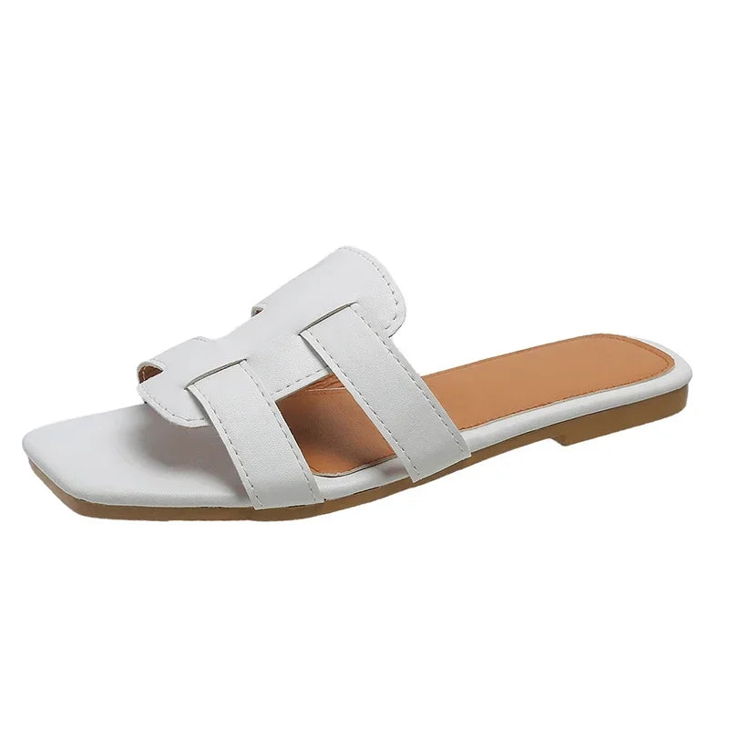 Zachte Latex Sandalen met Open Vamp Design