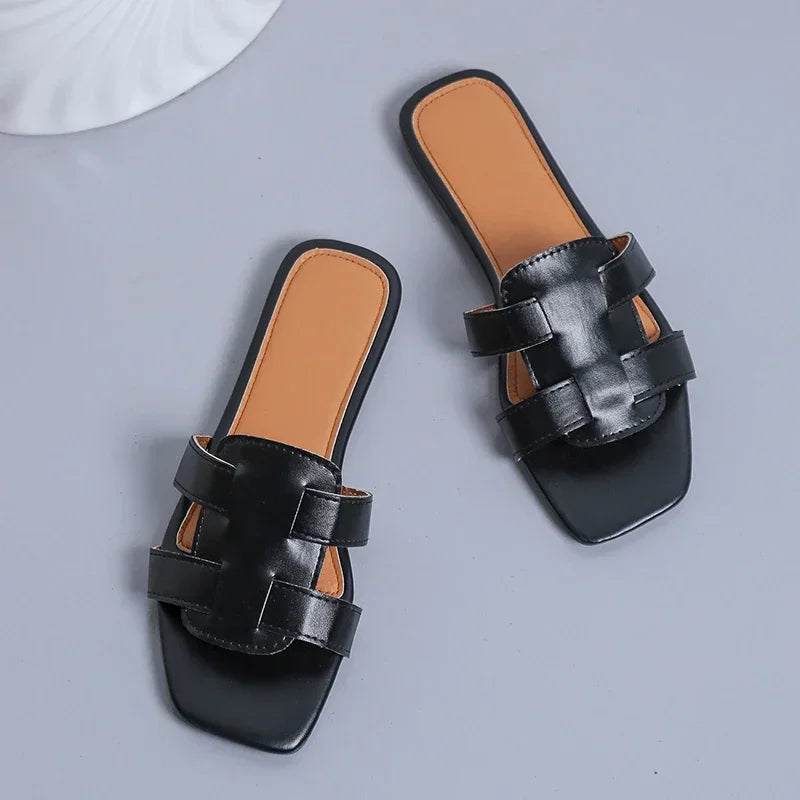 Zachte Latex Sandalen met Open Vamp Design