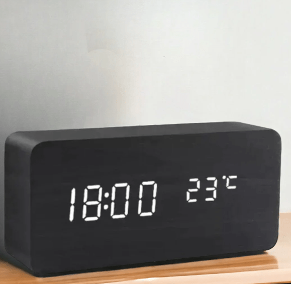 LED Houten Klok Slim en Stijlvol met Spraakbesturing
