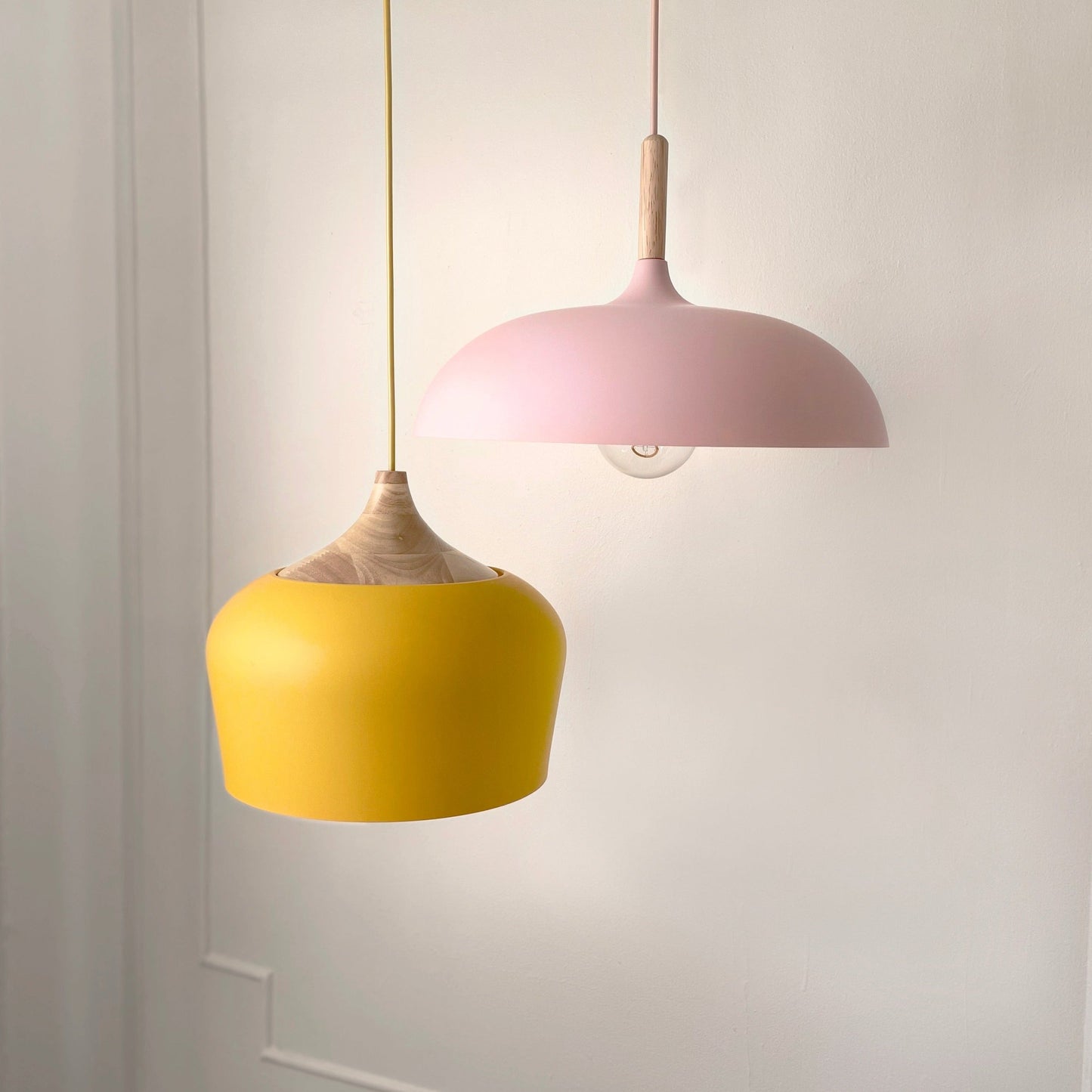 Retro Pendellamp Houten Armatuur Pastelkleurig Metalen Kap