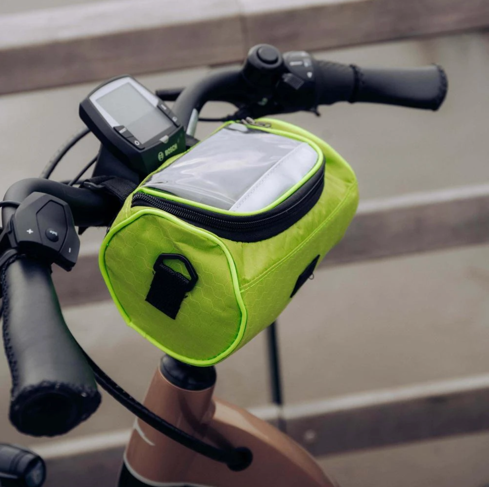 Velora™ – Waterdichte Fietstas met Touchscreen voor Veilig Navigeren 7