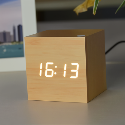 Houten LED Klok Modern Design met Digitale Weergave