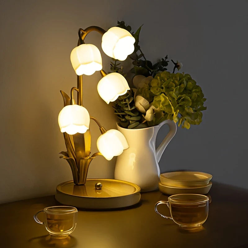Bloementafellamp met Kunstbloemen Sfeervol Design