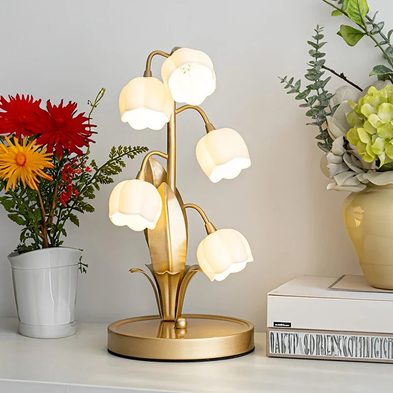 Bloementafellamp met Kunstbloemen Sfeervol Design