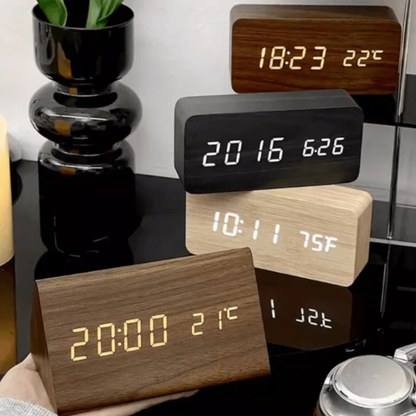 Houten Digitale Wekker met LED Display en Spraakbesturing