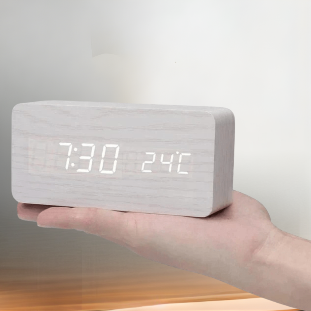Houten Digitale Wekker met LED Display en Spraakbesturing